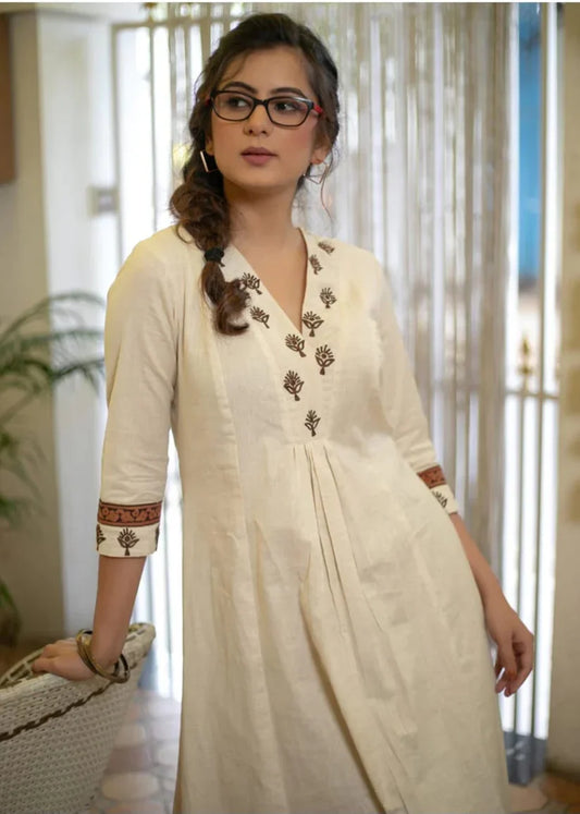 Women Cotton Blend Kurti Pant Set ...
