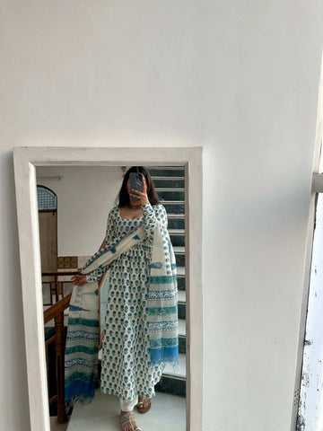 Ambar Tilak Set