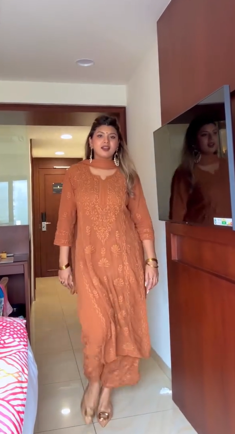 Rekha Chikanakri Kurta set